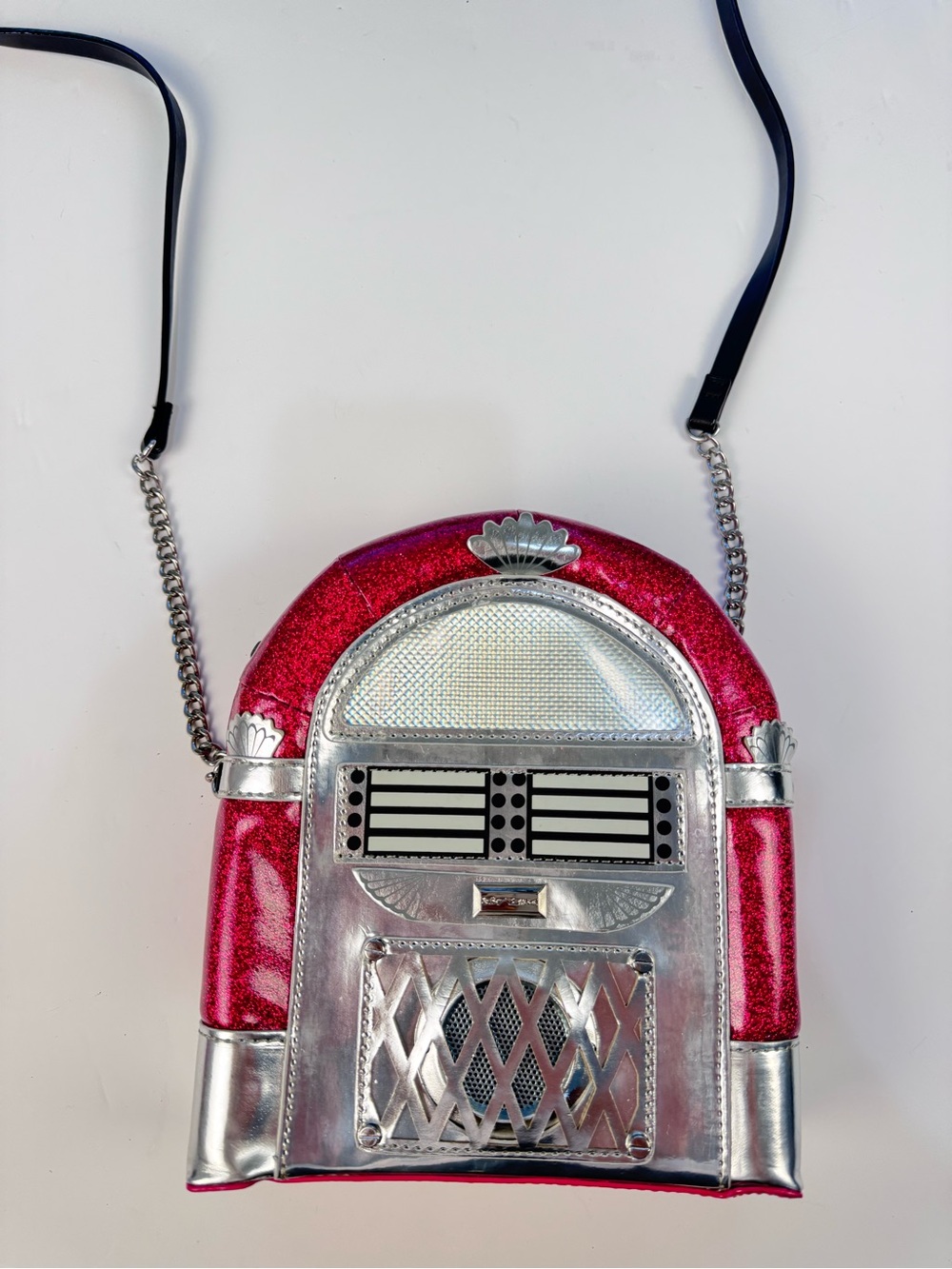 Betsey Johnson Kitsch Jukebox Crossbody w/ Wireless Speaker Pristine Plays Music